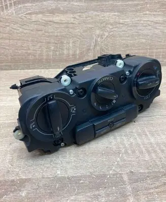 Volkswagen Golf V Climate control unit 1CF74730920