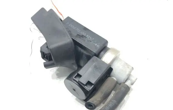 Hyundai i40 Fuel pressure regulator 70027200