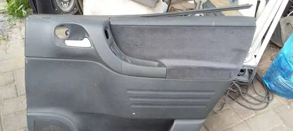 Opel Zafira A Front door card panel trim