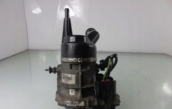 Peugeot 308 Power steering pump 9684979180