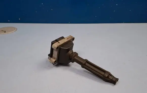 High voltage ignition coil