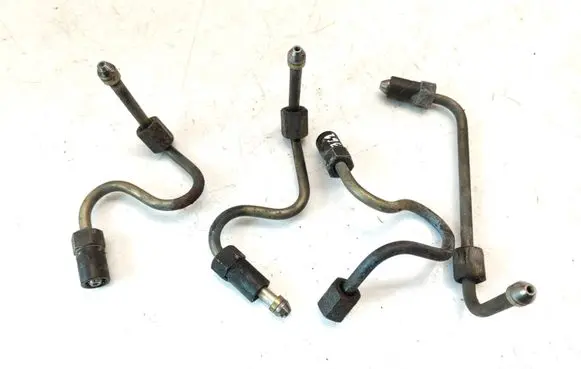 Mazda 6 Fuel injector supply line/pipe 
