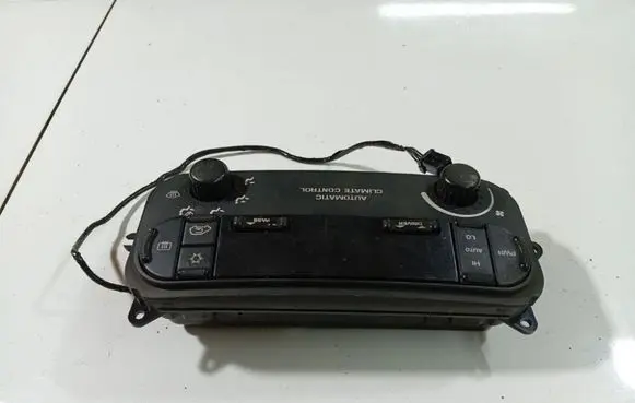Chrysler Voyager Climate control unit P05127379AA