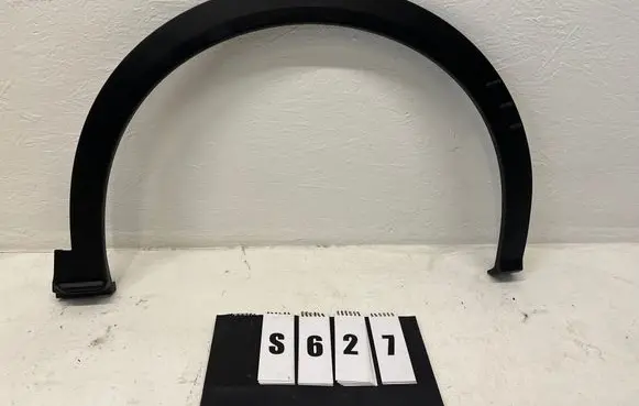 Peugeot 3008 III Front arch trim 9839790580