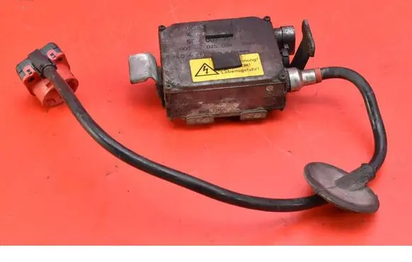 Volkswagen PASSAT B5.5 Voltage converter/converter module 5DV007760-61