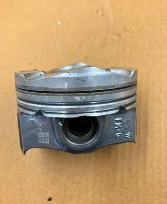 BMW 3 E92 E93 Piston 83967 764016801