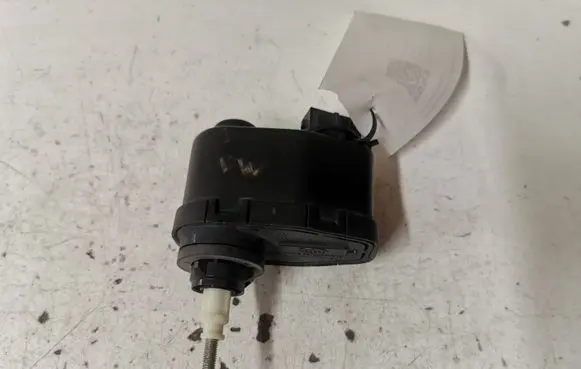 Audi 100 S4 C4 Headlight level adjustment motor 00437545