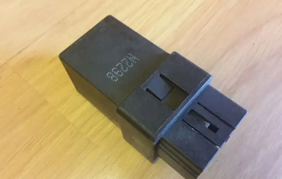 Volvo S40, V40 Other relay MB954185