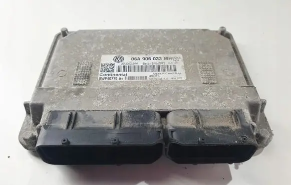 Volkswagen Golf VI Engine control unit/module 06A906033MH