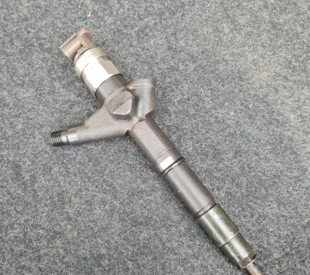 Nissan Pathfinder R51 Fuel injector 16600EB300 04G01671