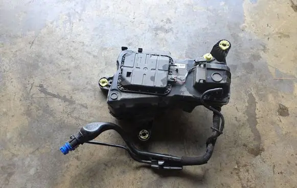 Citroen Berlingo AdBlue liquid reservoir 9832421480 1011603A07 1008912