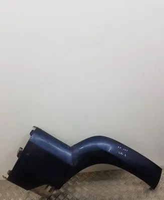 Rear fender molding trim
