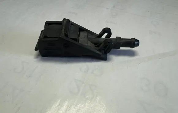 Skoda Superb B5 (3U) Windshield washer spray nozzle 6E0955985