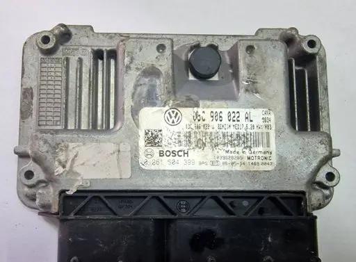 Volkswagen Golf V Engine control unit/module 03C906022AL 0261S04399