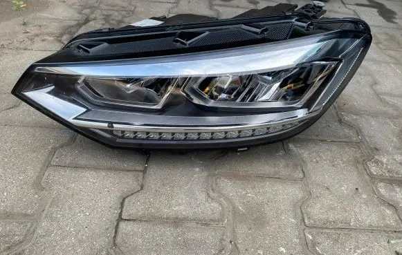 Volkswagen Touran III Headlight/headlamp 5TB941035B