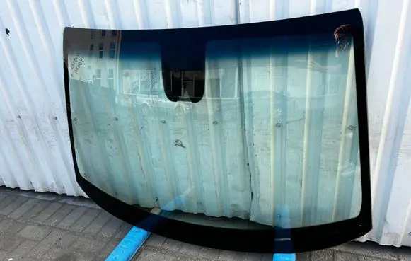 Hyundai Tucson TL Front windscreen/windshield window 43R010335