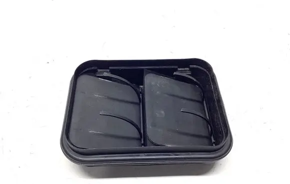Nissan Qashqai Quarter panel pressure vent 8200003575 GM91166963
