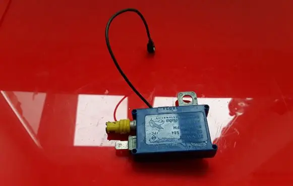 Renault Laguna II Aerial antenna amplifier 8200002584