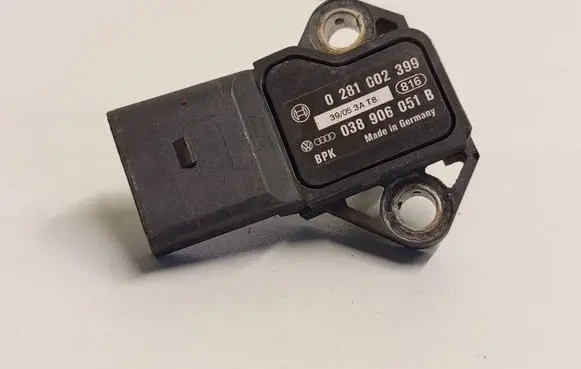 Audi A4 S4 B7 8E 8H Air pressure sensor 0281002399 038906051B