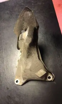 BMW 1 E81 E87 Engine mounting bracket 6764574
