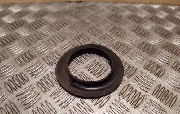 KIA Sportage Front coil spring rubber mount 
