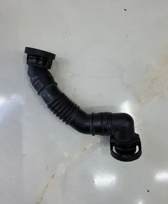 Volkswagen PASSAT B6 Breather hose/pipe 03G103493D VCD446232