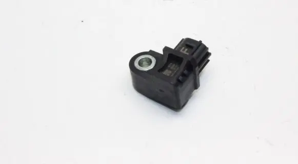 Mitsubishi L200 Airbag deployment crash/impact sensor 8651A245