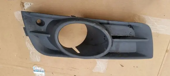 Chevrolet Cruze II Front fog light trim/grill 96981085
