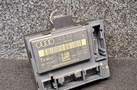 Audi Q7 4L Door control unit/module 4L0959793B 4L0910793B