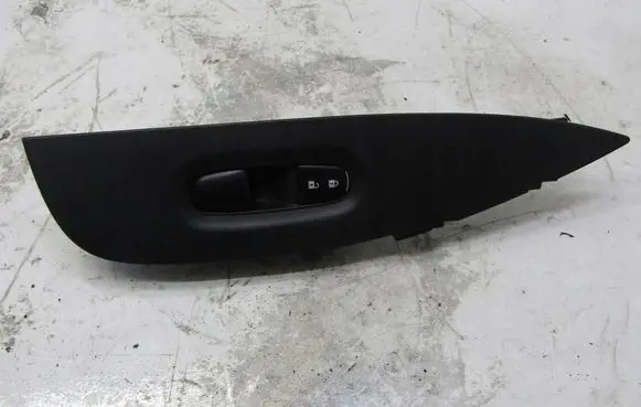 Nissan X-Trail T32 Quarter vent window switch 809614CE1A