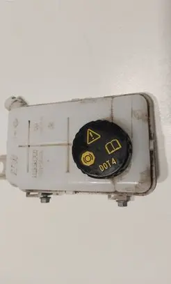 Renault Trafic III (X82) Brake fluid reservoir 460913647R
