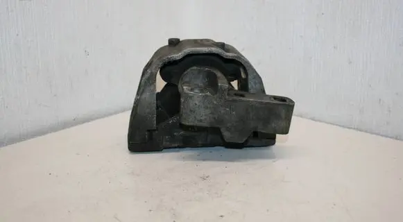 Volkswagen Golf IV Engine mount bracket 1J0199262BE