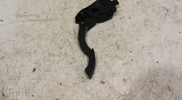 Volvo V40 Accelerator throttle pedal 31280597