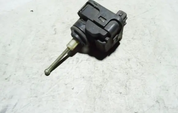 Audi A6 S6 C4 4A Headlight level adjustment motor 4A0941295