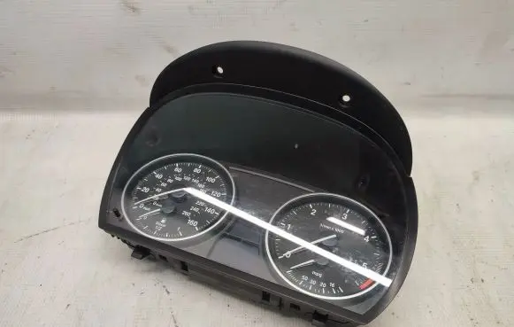 BMW X1 E84 Speedometer (instrument cluster) 9242373 62109242373 62109283842