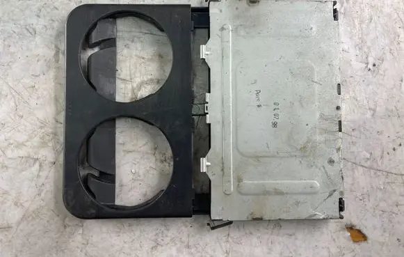 Volkswagen PASSAT B5 Cup holder 1j0858601