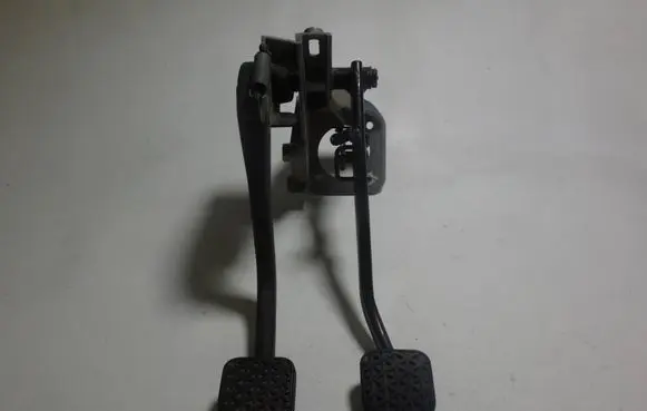 BMW 3 E46 Pedal assembly 1163863
