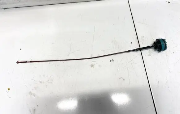 Suzuki Grand Vitara II Oil level dip stick 8200467712a