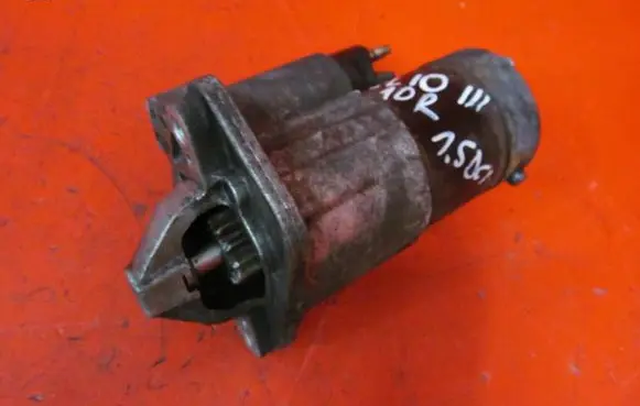 Renault Clio III Starter motor 8200584675 M000T87881