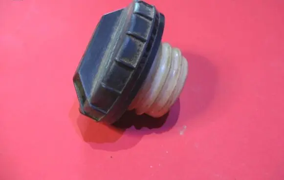 KIA Sephia Fuel tank filler cap 0K2C142419