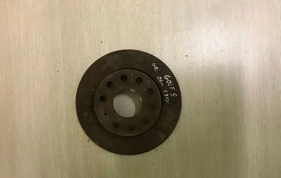 Volkswagen Golf V Rear brake disc