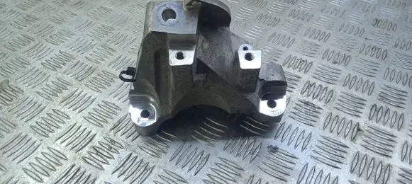 Maserati Ghibli Engine mounting bracket 670053637