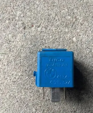 BMW 5 E60 E61 Other relay 6915327 4136
