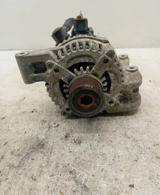 Ford Focus C-MAX Generator/alternator 3M5T10300VC 8688170 104210376