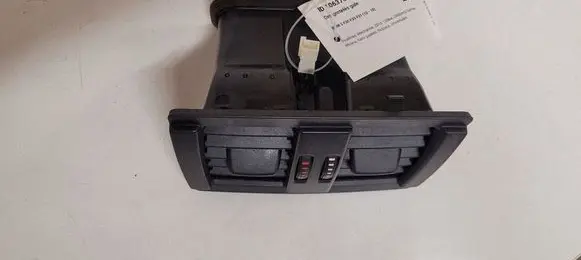 BMW 3 F30 F35 F31 Rear air vent grill 926535001 0858201