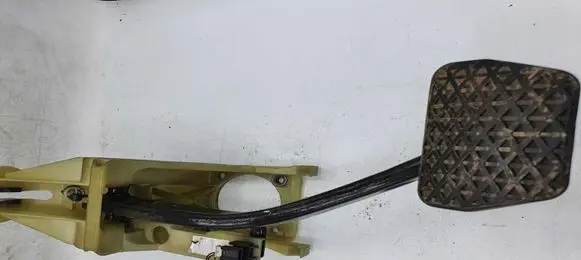BMW 7 E65 E66 Brake pedal 6752517 35106752517 054643