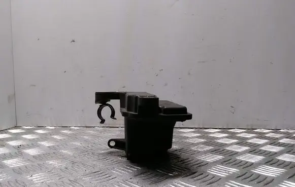 Vacuum air tank