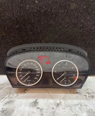 BMW 5 E60 E61 Speedometer (instrument cluster) 110080213 62116945633