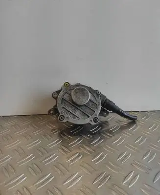 Mercedes-Benz ML W164 Vacuum pump A64223065