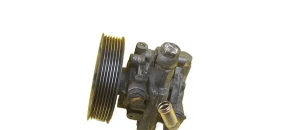 Mitsubishi Pajero Power steering pump 6G74